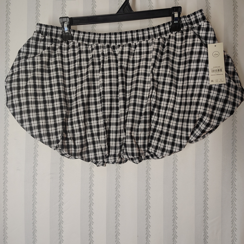 Elegant Black and White Checkered A-Line Skirt
